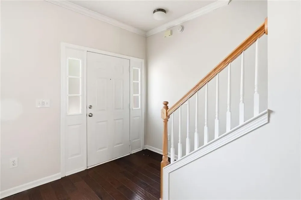 2086 Del Lago Circle Kennesaw, GA 30152