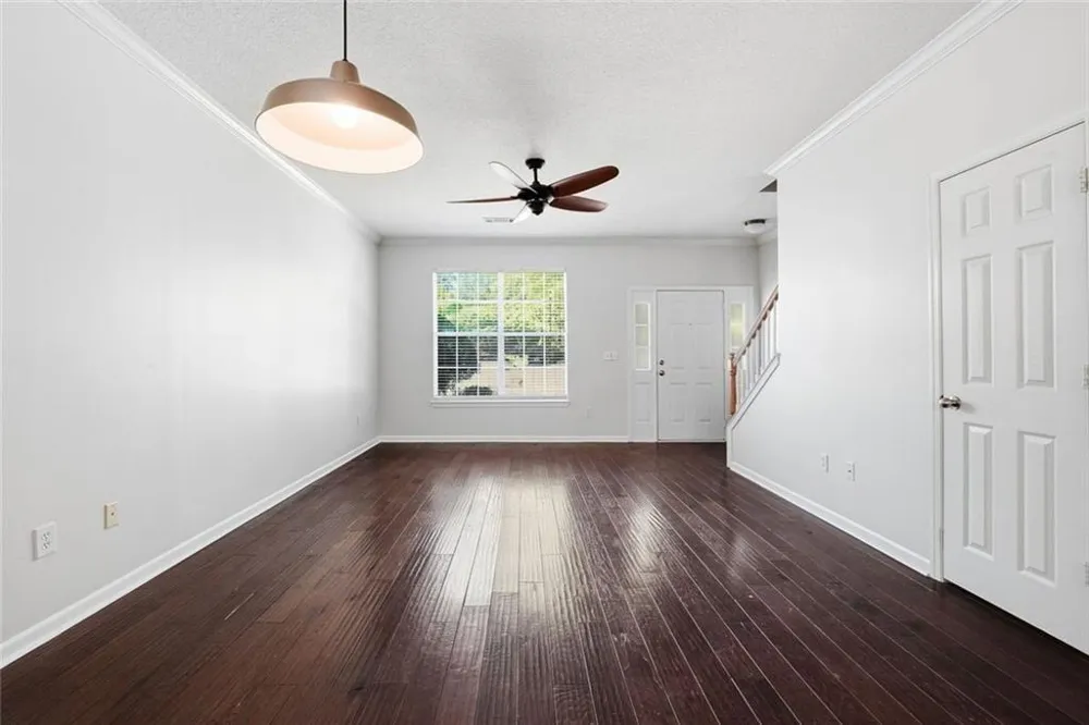 2086 Del Lago Circle Kennesaw, GA 30152