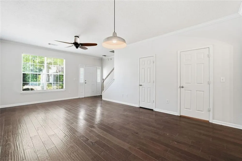2086 Del Lago Circle Kennesaw, GA 30152