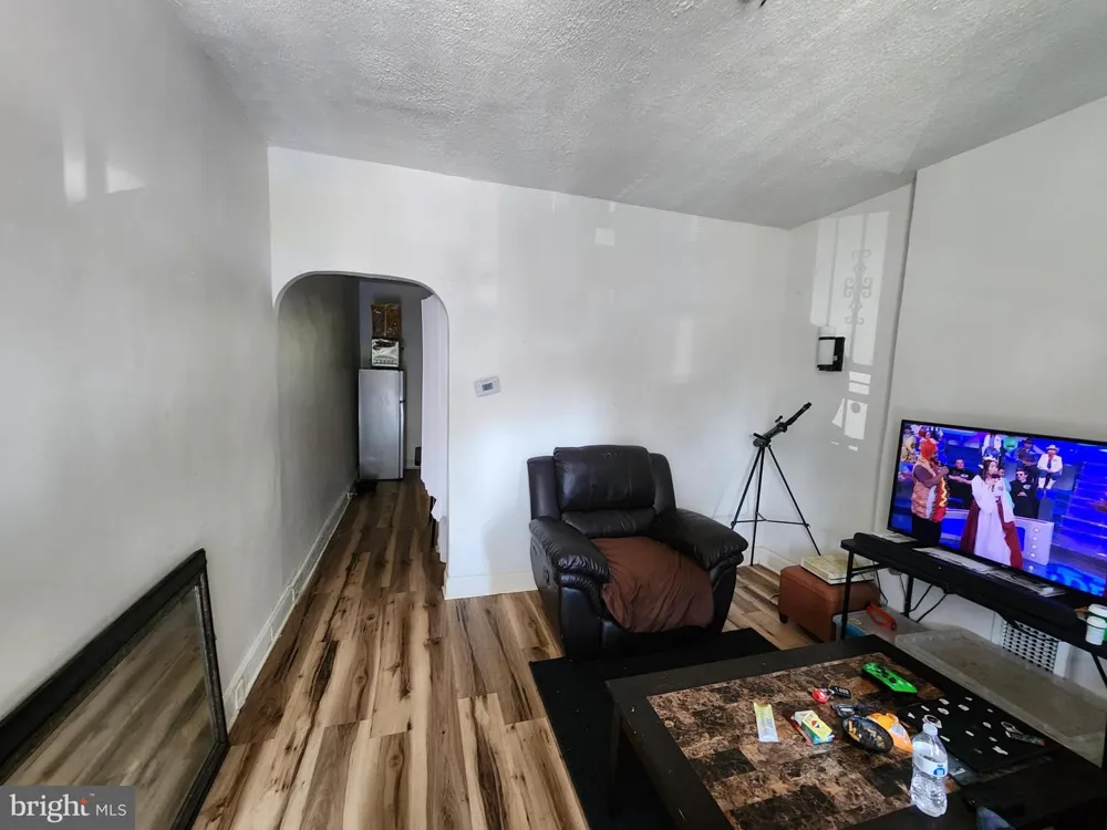910 DUKELAND STREET Baltimore, MD 21216