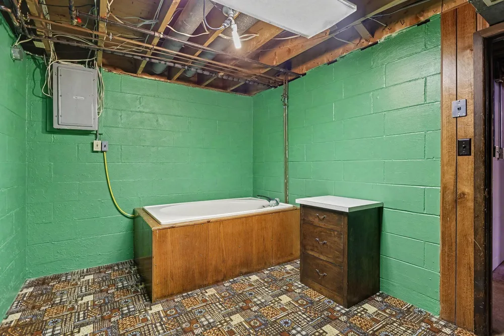 1347 Ferry Street Niles, MI 49120