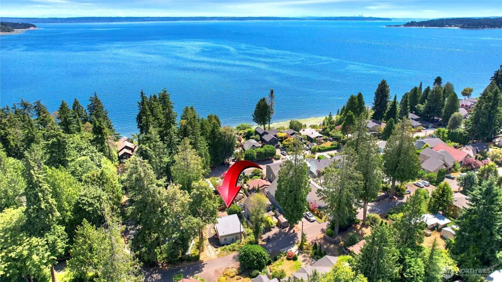 7237 NE Winfred Street Suquamish, WA 98392