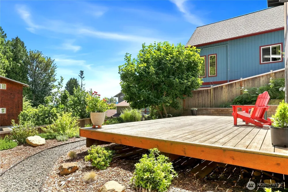 7237 NE Winfred Street Suquamish, WA 98392
