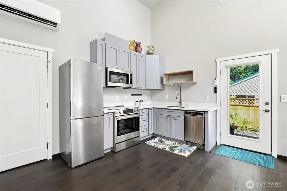 7237 NE Winfred Street Suquamish, WA 98392