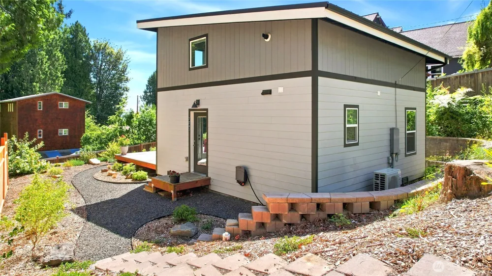 7237 NE Winfred Street Suquamish, WA 98392