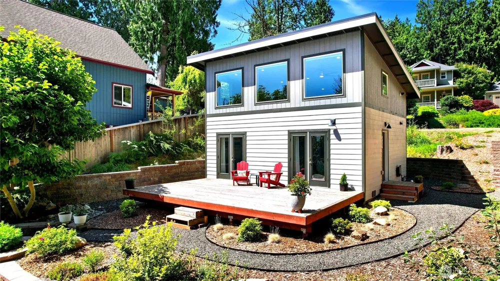 7237 NE Winfred Street Suquamish, WA 98392