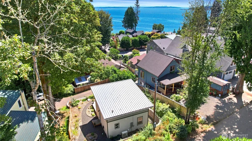7237 NE Winfred Street Suquamish, WA 98392