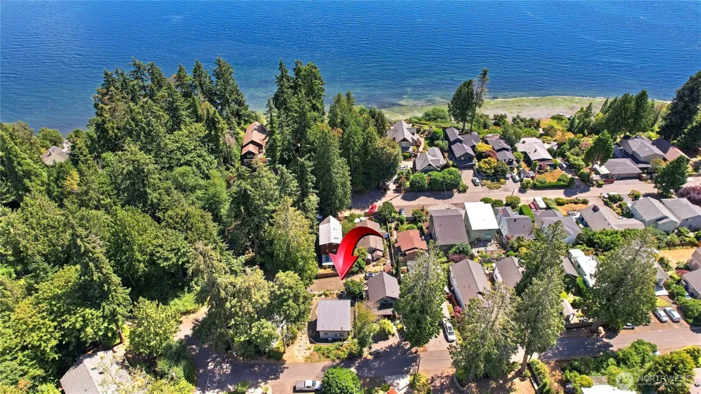 7237 NE Winfred Street Suquamish, WA 98392