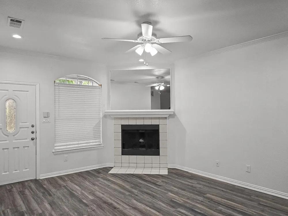 1501 Cedar Elm Drive #101 Euless, TX 76039