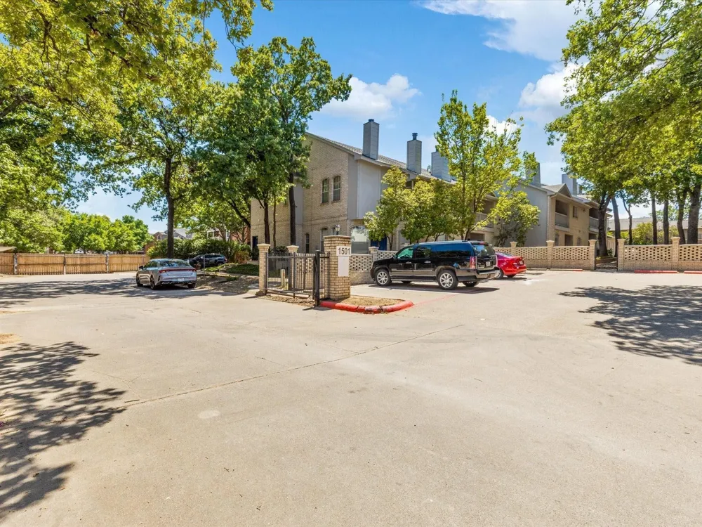 1501 Cedar Elm Drive #101 Euless, TX 76039