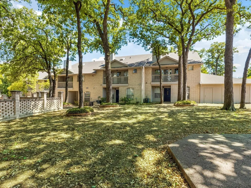 1501 Cedar Elm Drive #101 Euless, TX 76039