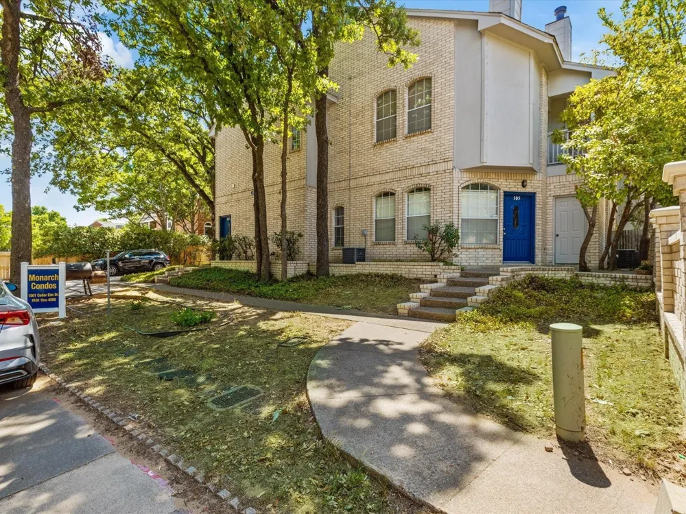1501 Cedar Elm Drive #101 Euless, TX 76039