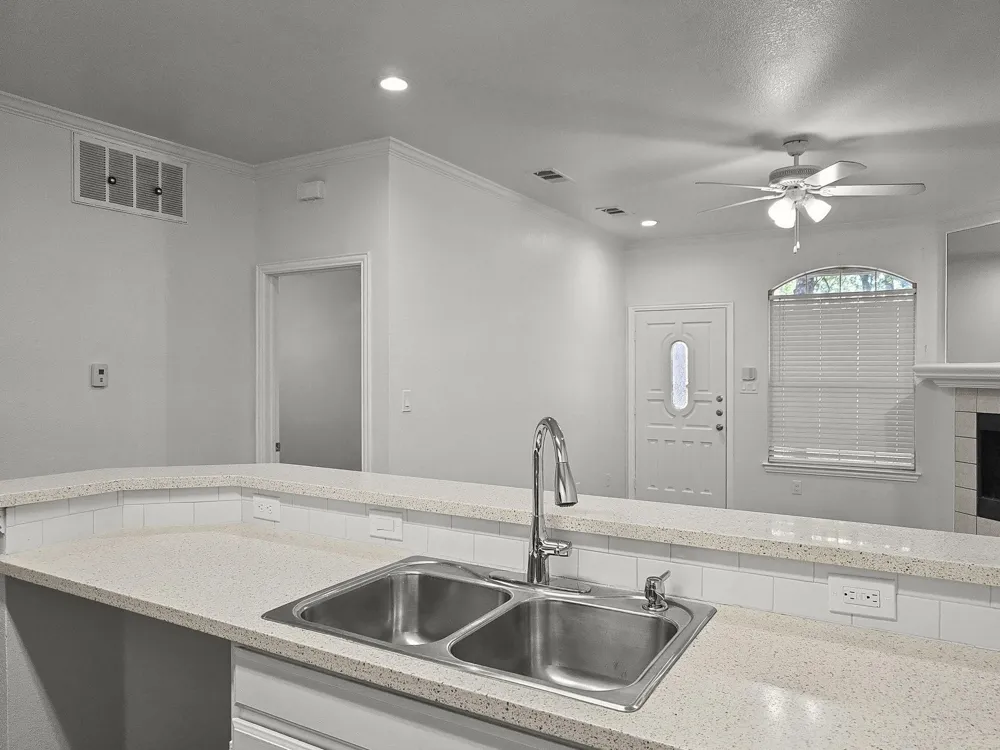 1501 Cedar Elm Drive #101 Euless, TX 76039