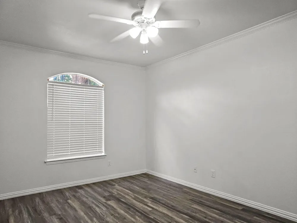 1501 Cedar Elm Drive #101 Euless, TX 76039