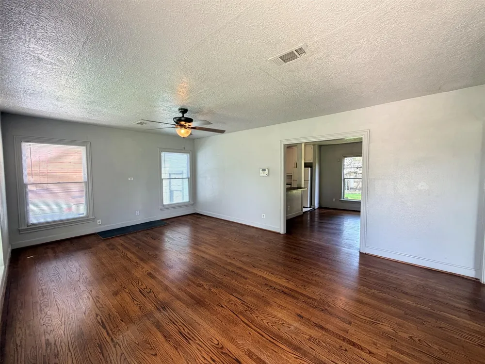 911 Gale Street Houston, TX 77009