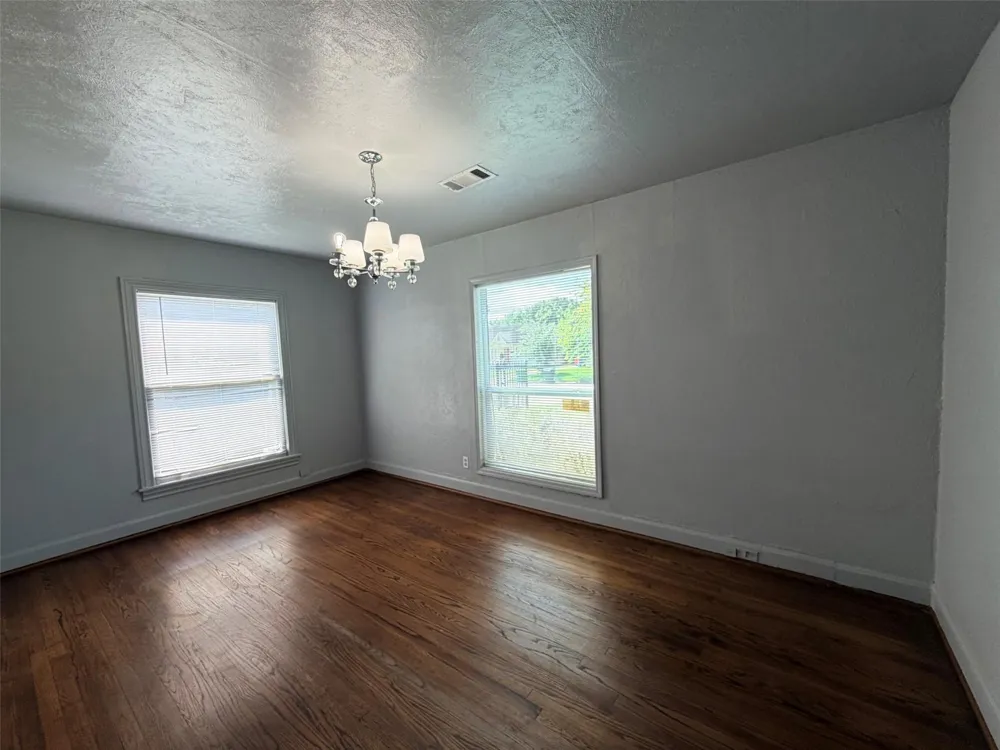 911 Gale Street Houston, TX 77009