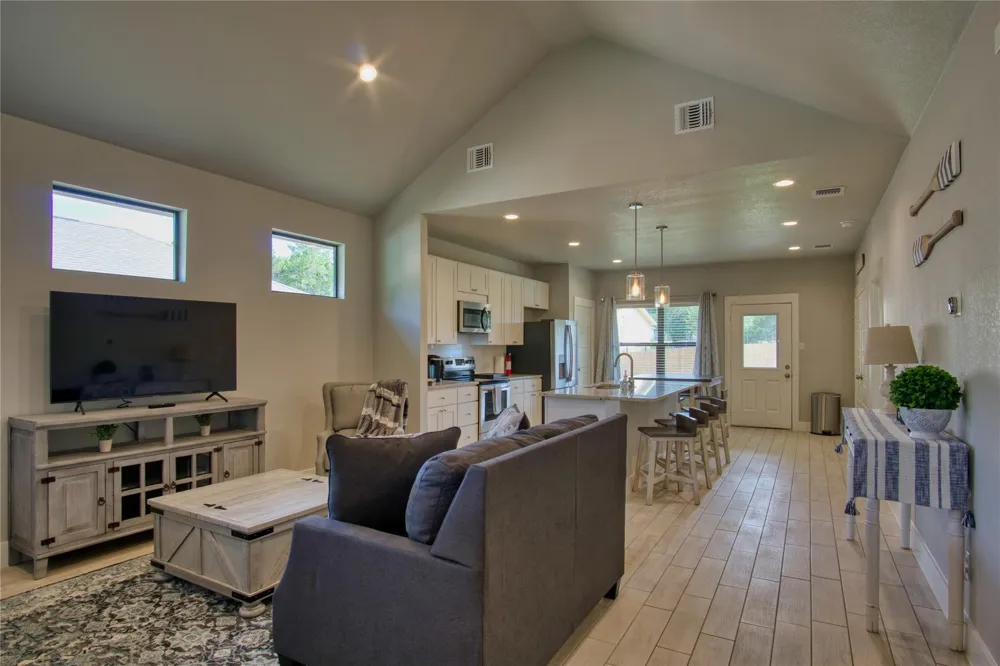 1247 Green Hill Drive Canyon Lake, TX 78133