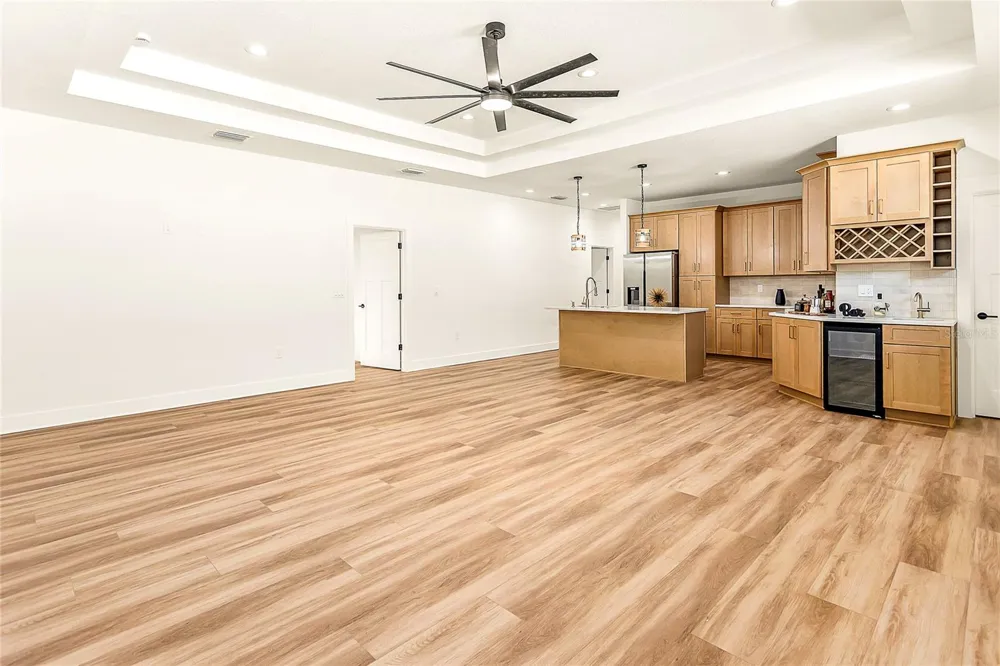 2922 W GIDDENS AVENUE Tampa, FL 33614