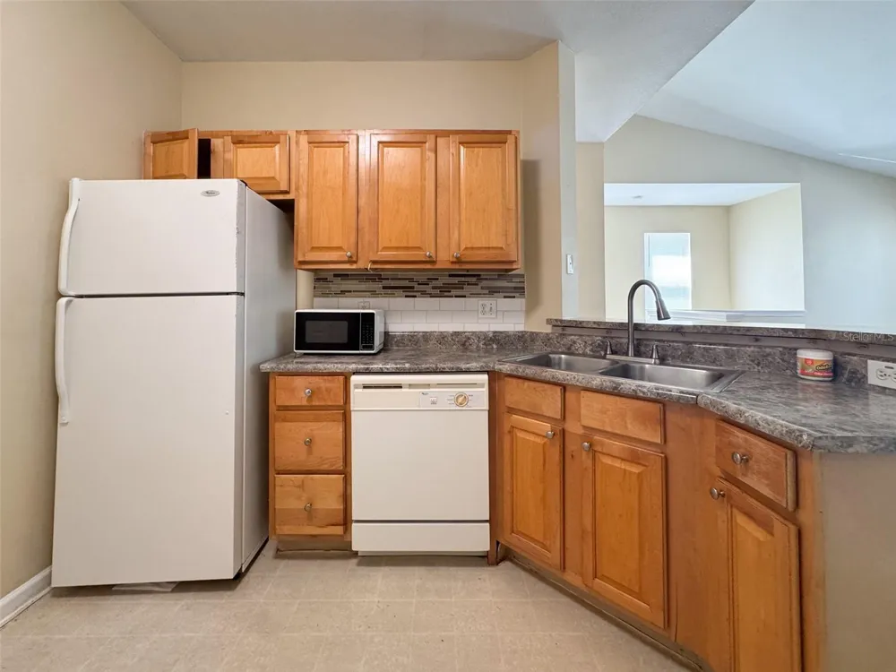 10561 VILLA VIEW CIRCLE #10561 Tampa, FL 33647
