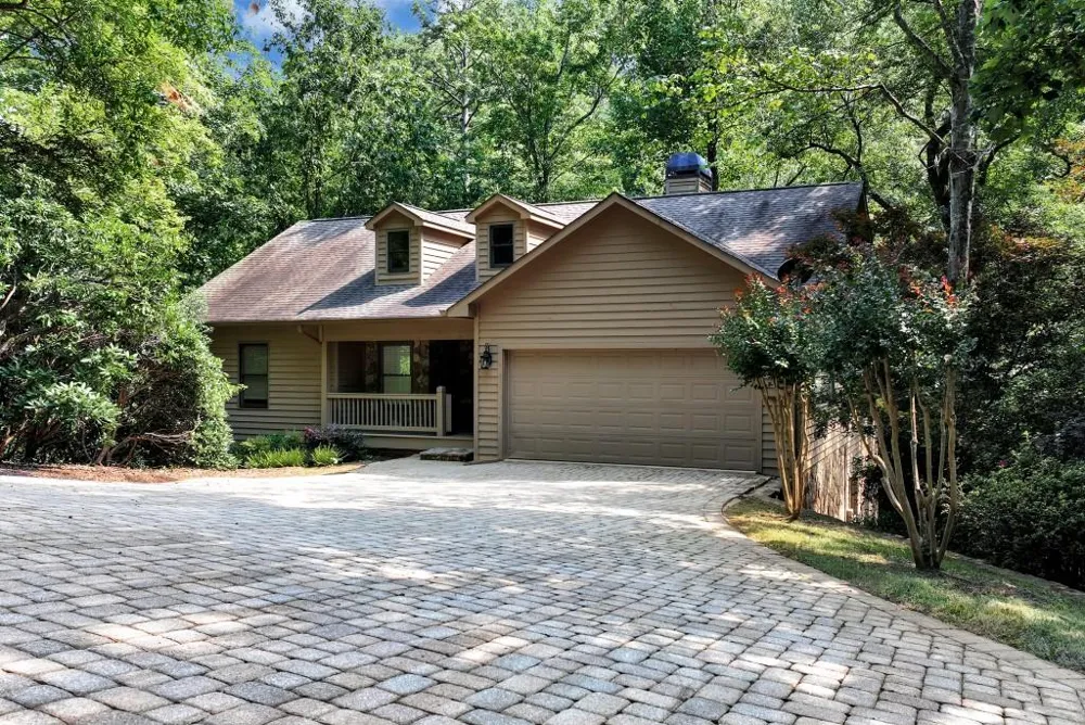161 Falling Creek Sautee Nacoochee, GA 30571