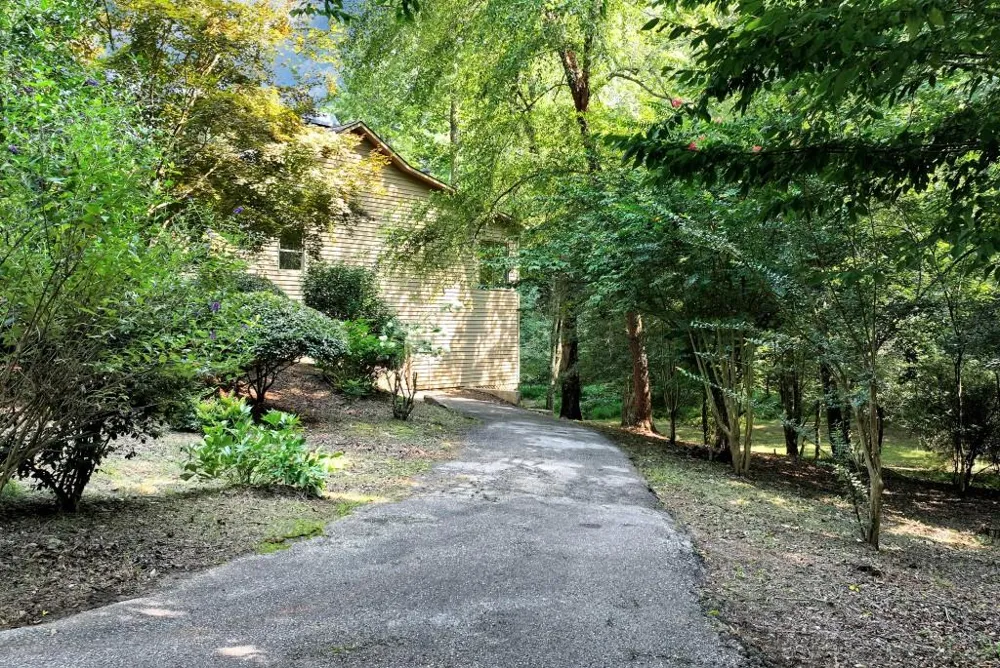161 Falling Creek Sautee Nacoochee, GA 30571