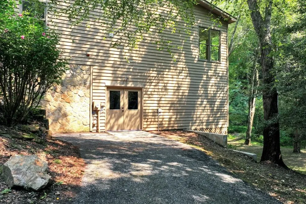161 Falling Creek Sautee Nacoochee, GA 30571