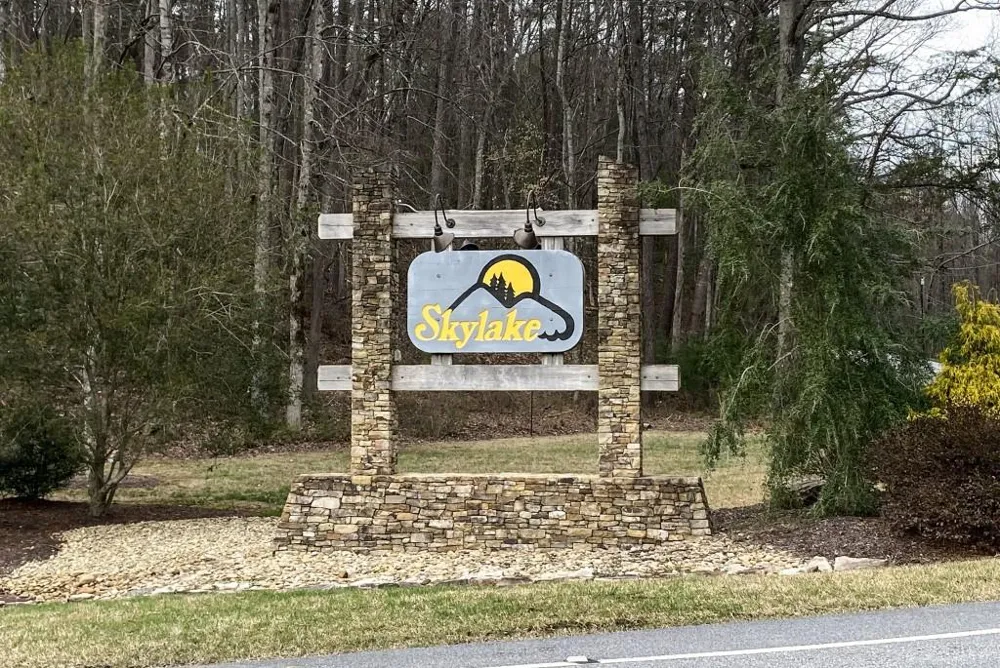 161 Falling Creek Sautee Nacoochee, GA 30571