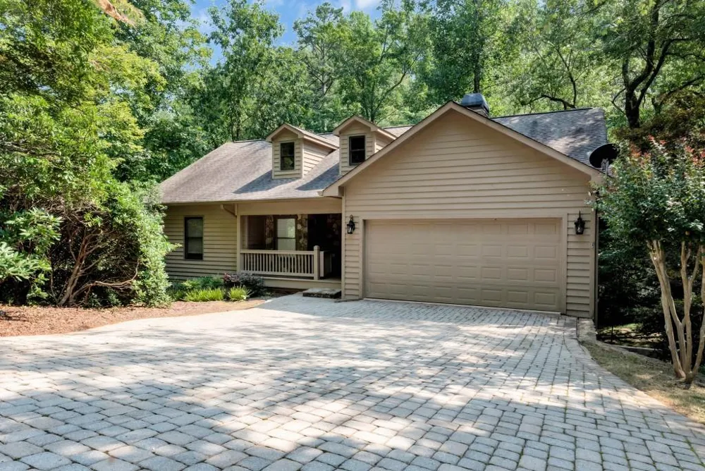 161 Falling Creek Sautee Nacoochee, GA 30571