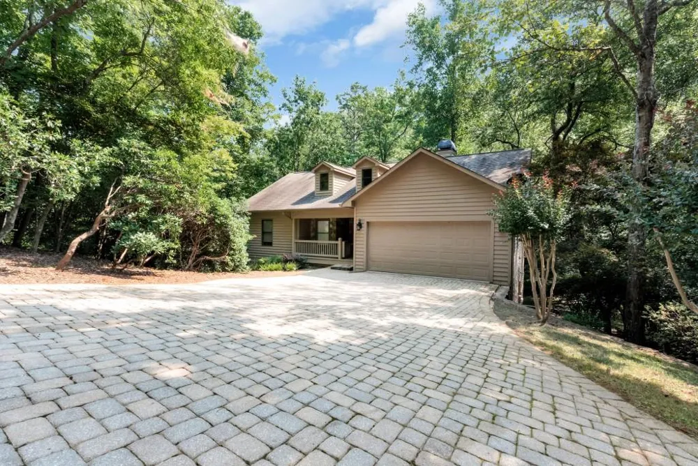 161 Falling Creek Sautee Nacoochee, GA 30571