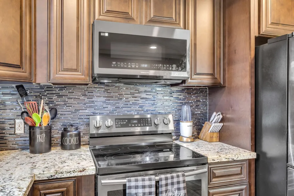 2601 Rose Avenue Groves, TX 77619