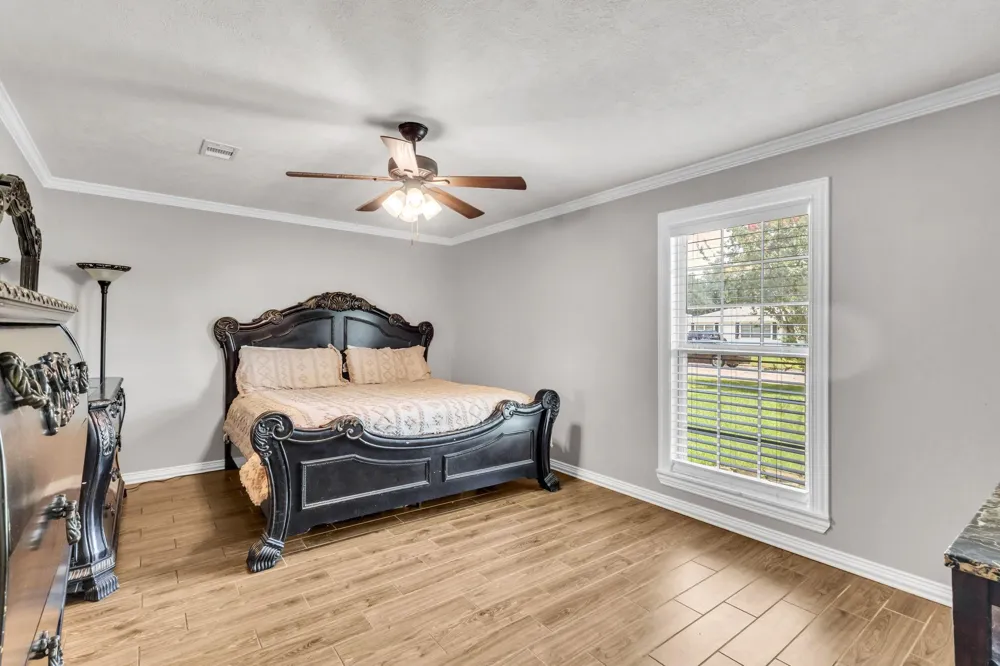 2601 Rose Avenue Groves, TX 77619