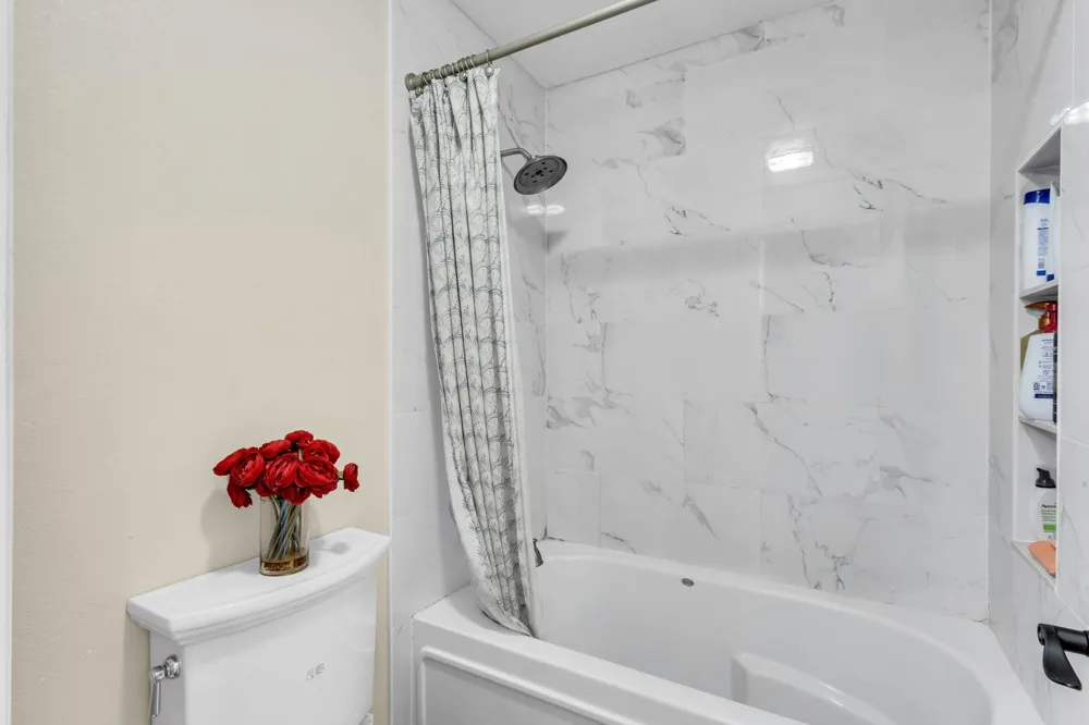 2601 Rose Avenue Groves, TX 77619