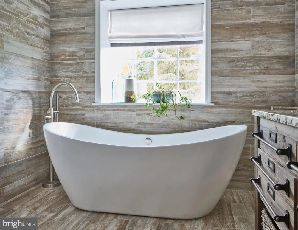 3 WILLIAMSON LANE Lambertville, NJ 08530