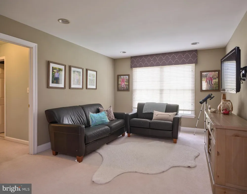 3 WILLIAMSON LANE Lambertville, NJ 08530