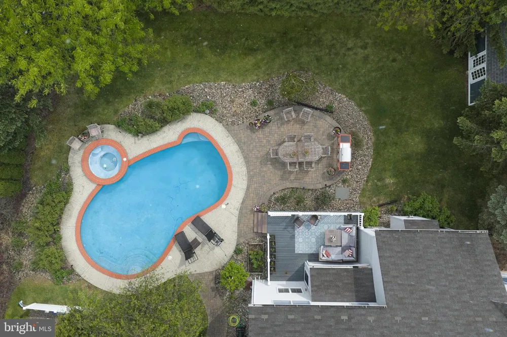 3 WILLIAMSON LANE Lambertville, NJ 08530