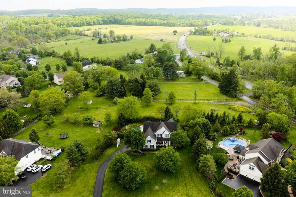 3 WILLIAMSON LANE Lambertville, NJ 08530