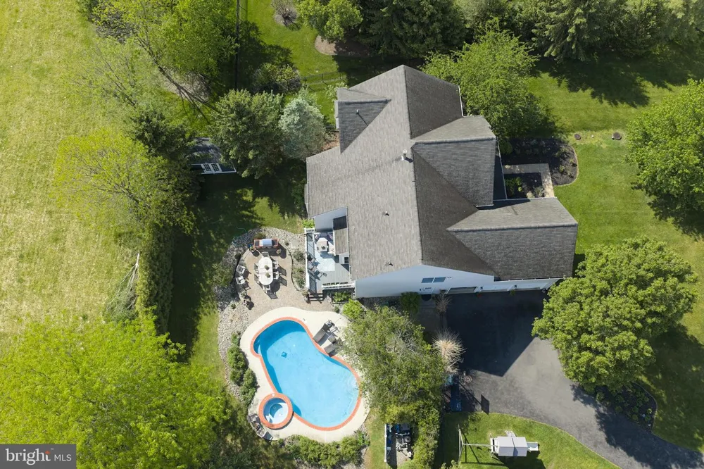3 WILLIAMSON LANE Lambertville, NJ 08530