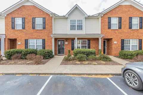 3754 Chippewa Pl