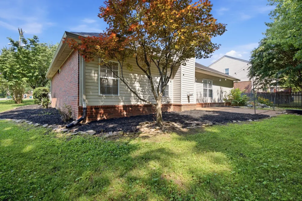 2646 Churchill Dr Thompsons Station, TN 37179