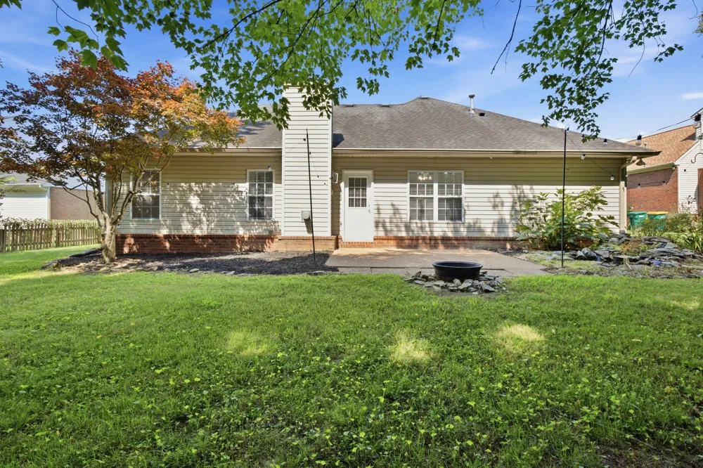2646 Churchill Dr Thompsons Station, TN 37179