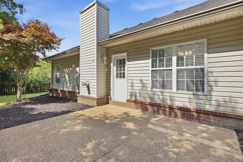 2646 Churchill Dr Thompsons Station, TN 37179