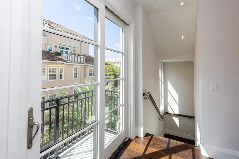 125 S INTERLACHEN AVENUE #2 Winter Park, FL 32789