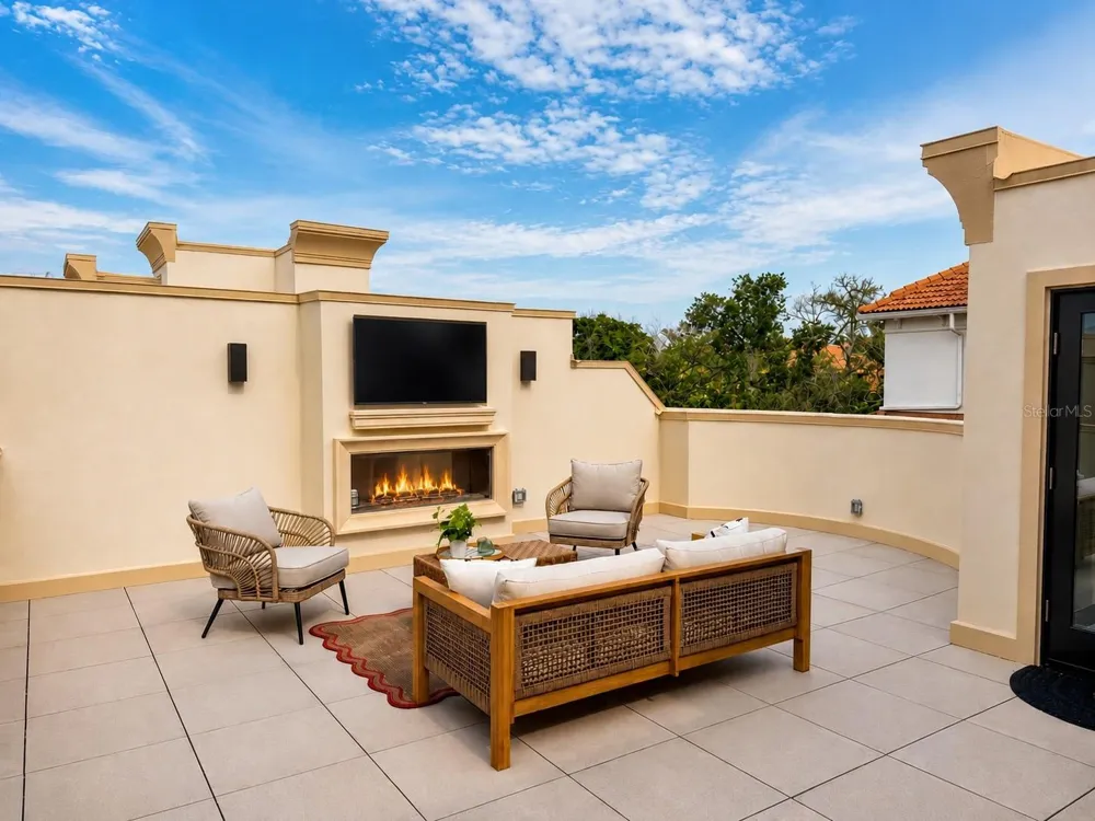 125 S INTERLACHEN AVENUE #2 Winter Park, FL 32789