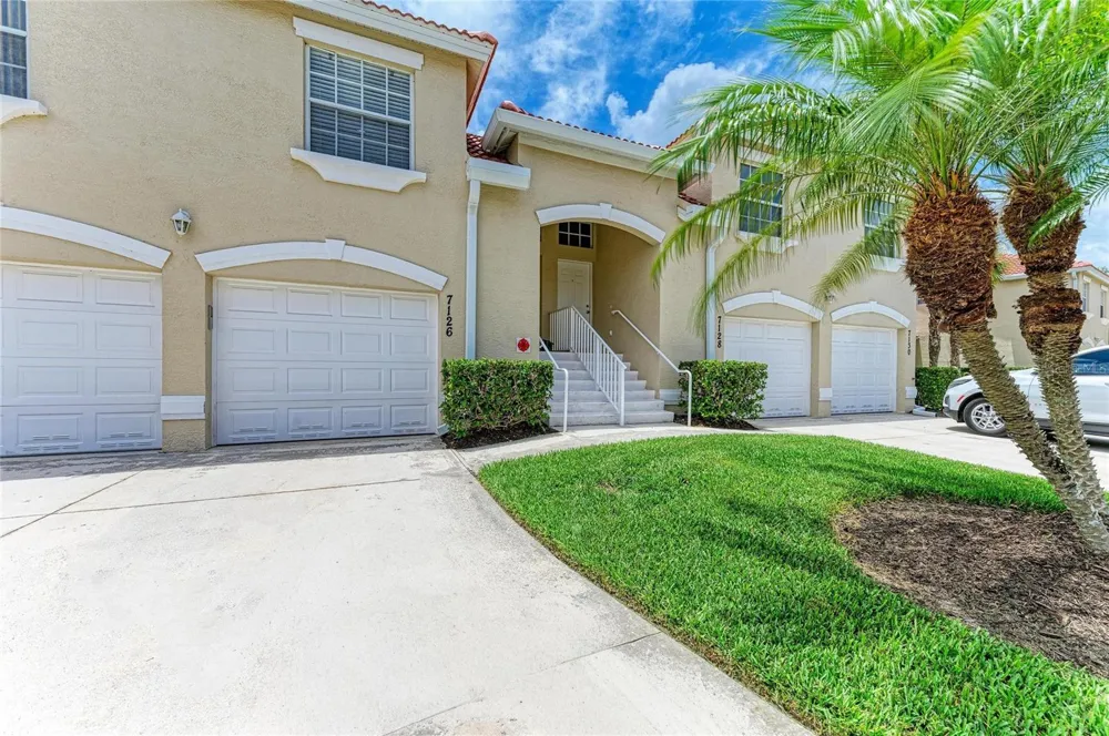 7126 CEDAR HOLLOW CIRCLE Bradenton, FL 34203