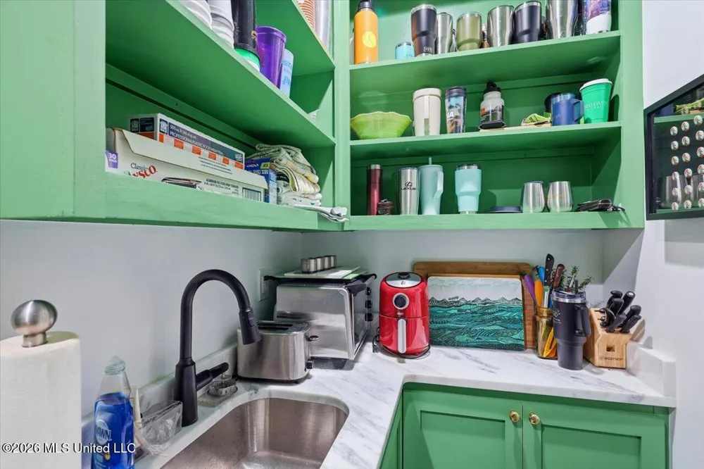 145 Wynndale Lake Road Terry, MS 39170