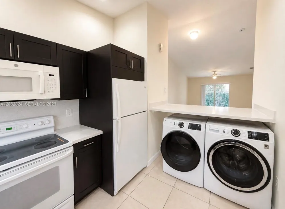 3864 SW 48th Ave #3864 Hollywood, FL 33023