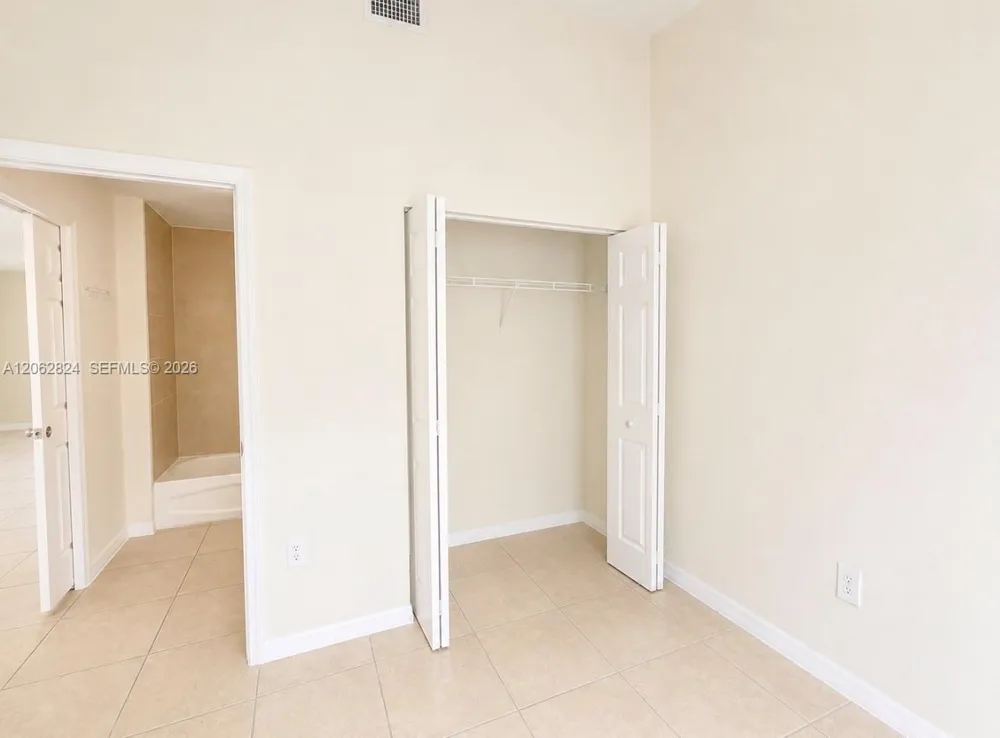 3864 SW 48th Ave #3864 Hollywood, FL 33023