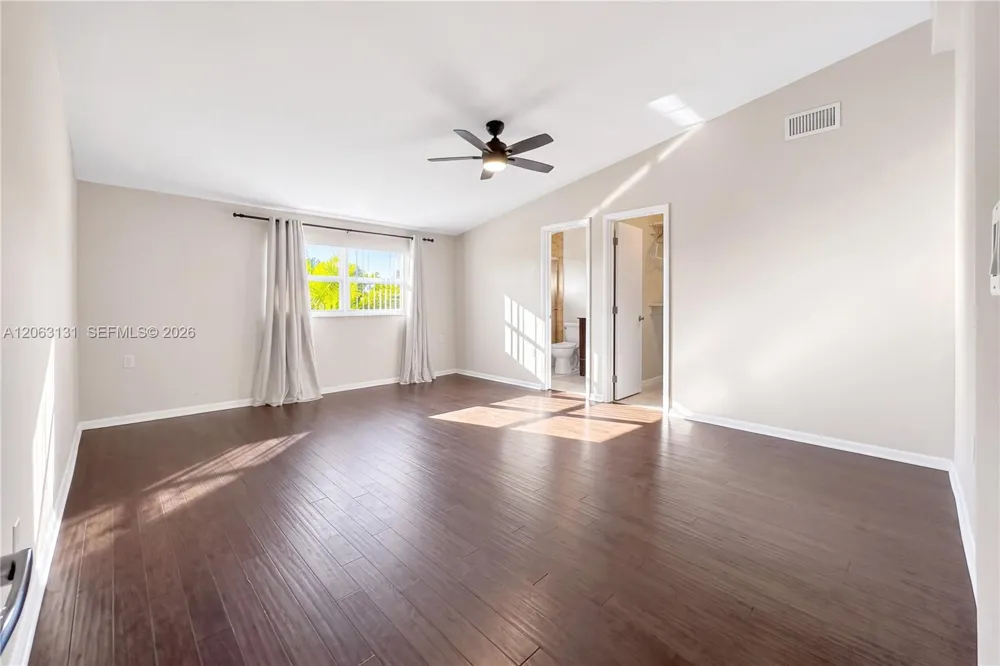 3037 NE 13th Ave Oakland Park, FL 33334