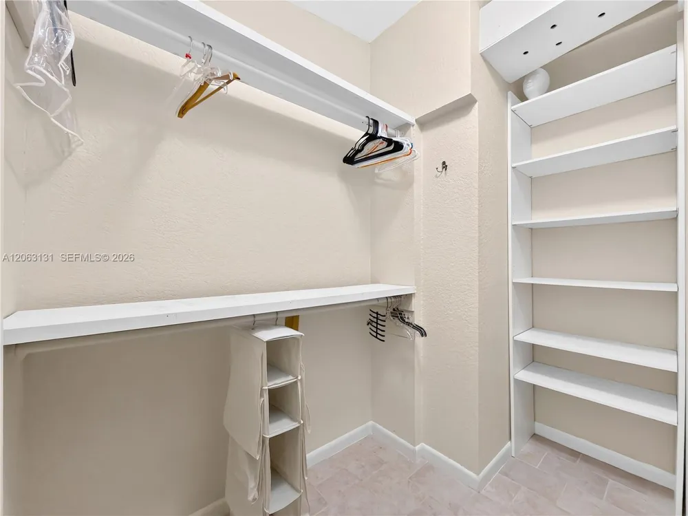 3037 NE 13th Ave Oakland Park, FL 33334