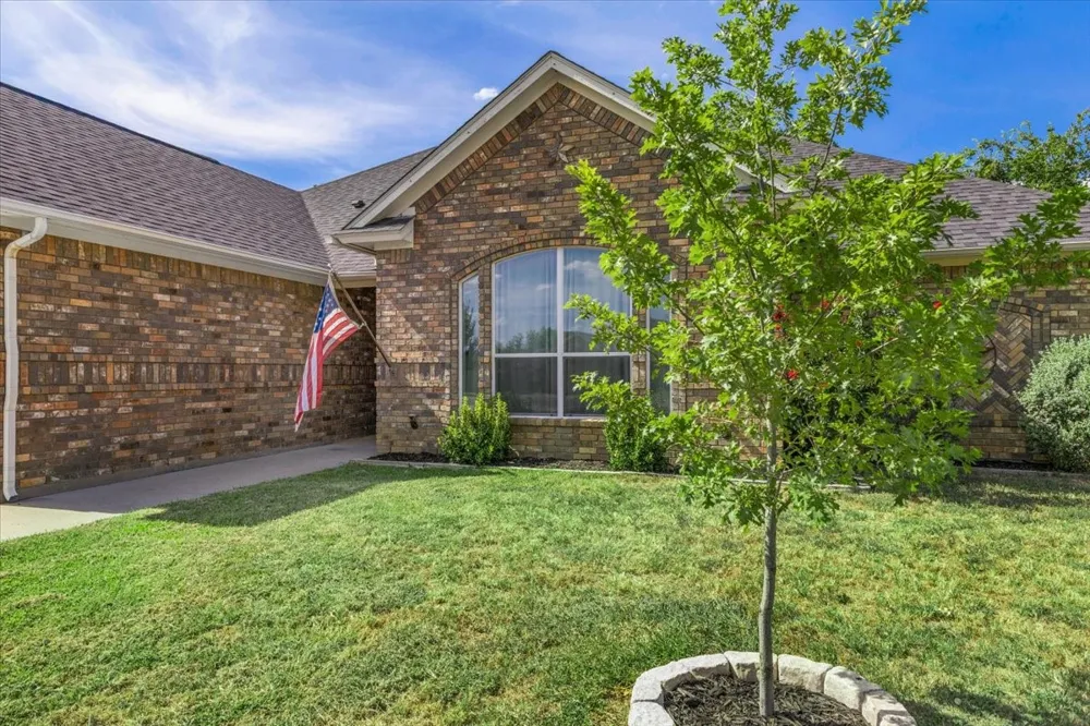 409 Edgewood Terrace Boyd, TX 76023